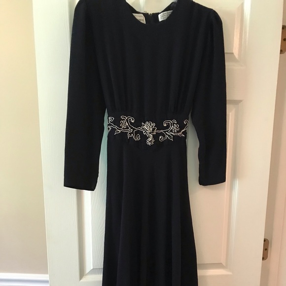 Dresses & Skirts - Karen Stevens semi formal dress